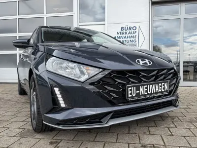 Neu Hyundai i20 90 PS (66 kW) 2026 Aurora grey Kleinwagen