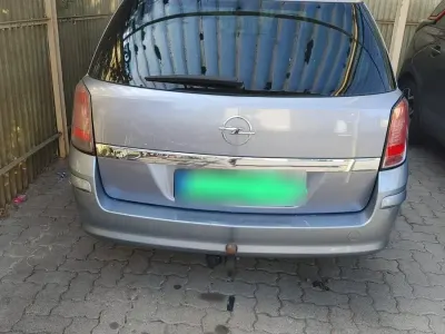 Usado Opel Astra 111 HP (81 kW) 2005 Cinzento Carrinha