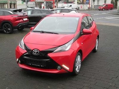 Gebraucht Toyota Aygo X-play 69 PS (50 kW) 2016 Rot Kleinwagen