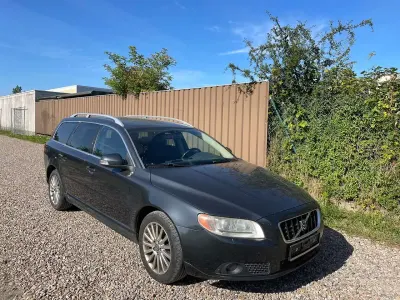 Gebraucht Volvo V70 Summum 185 PS (136 kW) 2008 Savile grey pearl / metallic Kombi