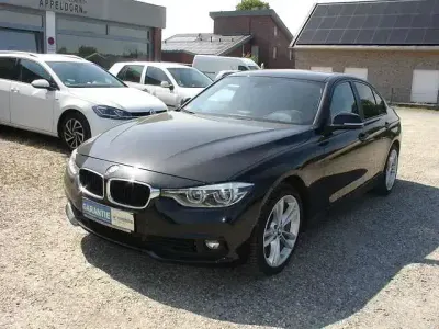 Gebraucht BMW 318 Advantage 136 PS (100 kW) 2018 Black sapphire metallic Limousine