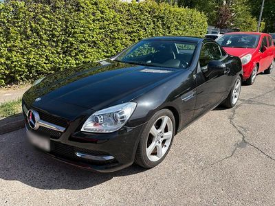 Second-hand Mercedes SLK250 204 CP (150 kW) 2011 Negru Cabrio