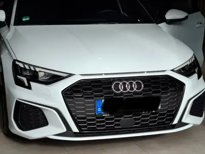 Gebraucht Audi A3 Sportback Black Edition 150 PS (110 kW) 2023 Weiß Kleinwagen