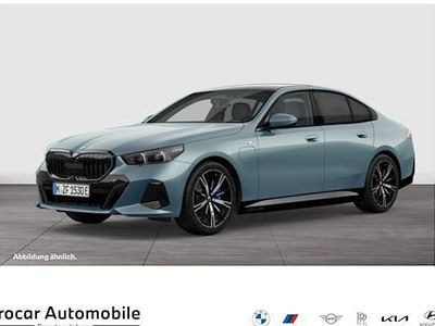 Usata BMW 550e M Sport 489 CV (359 kW) 2025 Verde Berlina