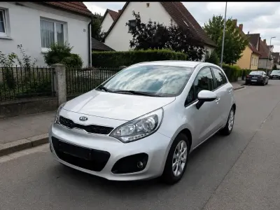 Gebraucht Kia Rio 86 PS (63 kW) 2012 Silber Limousine