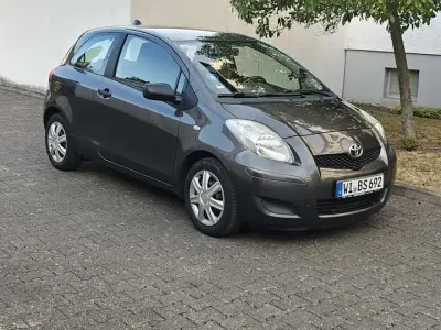 Gebraucht Toyota Yaris Cool 101 PS (74 kW) 2009 Grau Kleinwagen