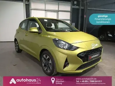 Gebraucht Hyundai i10 Trend 84 PS (61 kW) 2024 Grün Kleinwagen