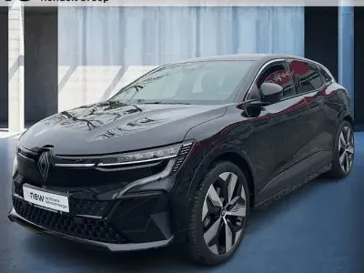 Usado Renault Megane E-Tech Techno 160 kW (218 CV) 2023 Negro Berlina