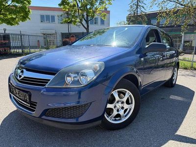 Usata Opel Astra Basis 116 CV (85 kW) 2009 Blu Berlina