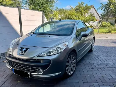 Gebraucht Peugeot 207 CC 150 PS (110 kW) 2007 Silber Cabrio