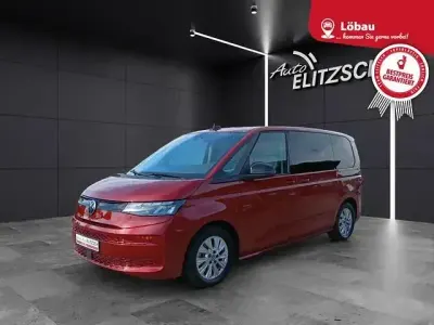 Gebraucht VW Multivan 150 PS (110 kW) 2023 Fortanarot metallic Van / Kleinbus