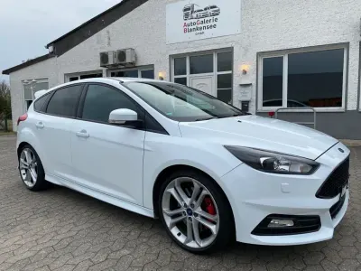 Gebraucht Ford Focus ST 250 PS (183 kW) 2016 Weiß Limousine