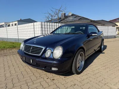 Gebraucht Mercedes CLK320 218 PS (160 kW) 2000 Blau Cabrio