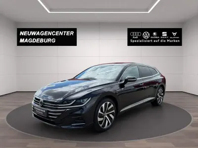 Gebraucht VW Arteon R-line 218 PS (160 kW) 2023 Deep black perleffekt Kombi