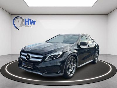 Schwarz Gebraucht 2015 Mercedes GLA200 AMG line SUV | 18.970 € (Fairer Preis)