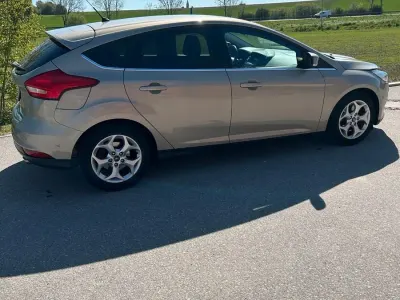 Używany Ford Focus Titanium 150 KM (110 kW) 2015 Srebrny Sedan/Limuzyna