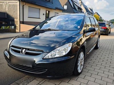 Schwarz Gebraucht 2004 Peugeot 307 Kombi | 2.350 € (Teuer)
