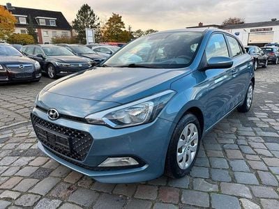 Blau Gebraucht 2017 Hyundai i20 GO! Limousine | 6.990 € (Fairer Preis)