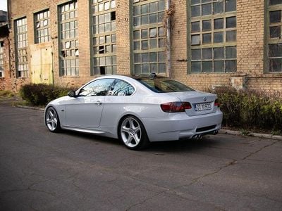 Usata BMW 325 Performance 218 CV (160 kW) 2006 Argento Coupé