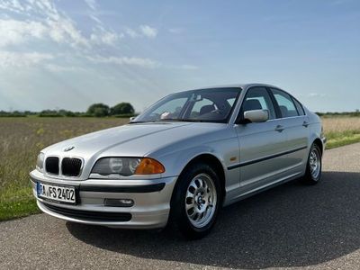 BMW 323