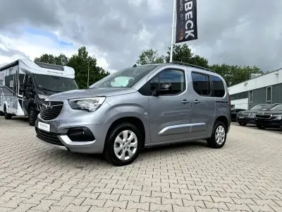 Gebraucht Opel Combo Life Ultimate 131 PS (96 kW) 2023 Kontrast grau / quarz silber m Van / Kleinbus