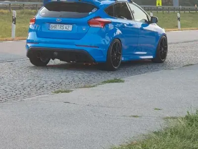 Gebraucht Ford Focus RS 349 PS (256 kW) 2017 Blau Limousine