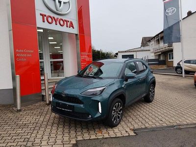 Neu Toyota Yaris Cross 131 PS (96 kW) 2026 Grün SUV