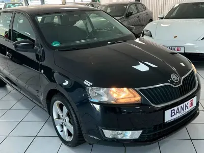 Gebraucht Skoda Rapid Elegance 86 PS (63 kW) 2013 Schwarz Kleinwagen