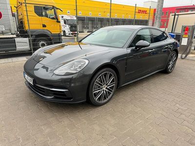 Porsche Panamera 4S