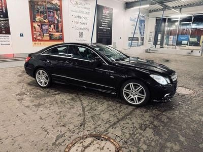 Schwarz Gebraucht 2011 Mercedes E350 Elegance Coupé | 19.200 € (Teuer)