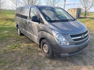 Usata Hyundai H-1 170 CV (125 kW) 2010 Grigio Monovolume