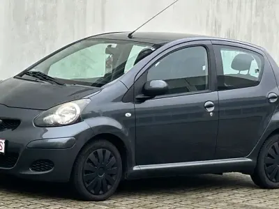 Gebraucht Toyota Aygo Cool 68 PS (50 kW) 2009 Grau Kleinwagen