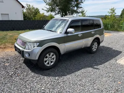 Gebraucht Mitsubishi Pajero Invite 200 PS (147 kW) 2009 Silber SUV