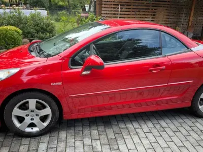 Gebraucht Peugeot 207 CC Premium 120 PS (88 kW) 2009 Rot Cabrio