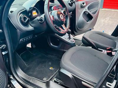 Gebraucht Smart ForFour 71 PS (52 kW) 2019 Schwarz Kleinwagen