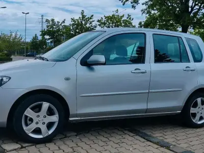 Używany Mazda 2 80 KM (58 kW) 2005 Srebrny Hatchback