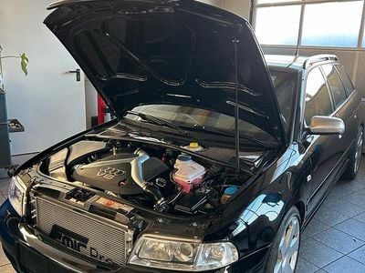 Second-hand Audi RS4 265 CP (194 kW) 2001 Negru Break