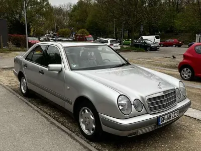 Gebraucht Mercedes E230 Classic 150 PS (110 kW) 1995 Limousine