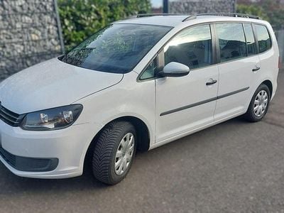 Second-hand VW Touran Trendline 105 CP (77 kW) 2012 Alb Monovolum