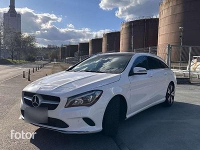 Gebraucht Mercedes CLA180 Shooting Brake 122 PS (89 kW) 2018 Weiß Kombi