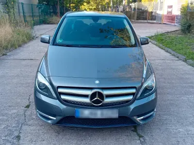 Gebraucht Mercedes B200 165 PS (121 kW) 2014 Grau Kleinwagen