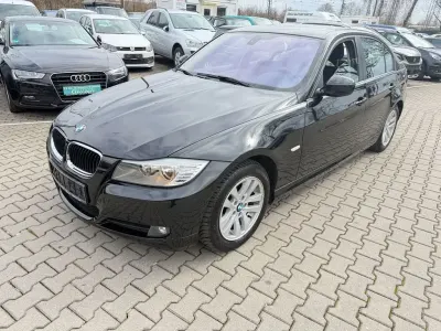 Gebraucht BMW 320 170 PS (125 kW) 2010 Schwarz Limousine