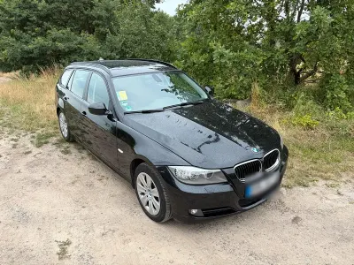 Gebraucht BMW 318 143 PS (105 kW) 2012 Schwarz Kombi