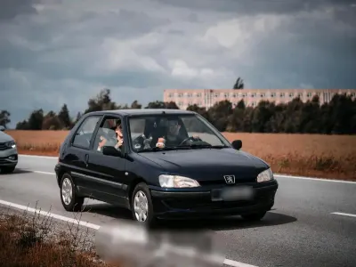 Gebraucht Peugeot 106 65 PS (47 kW) 2001 Blau Kleinwagen