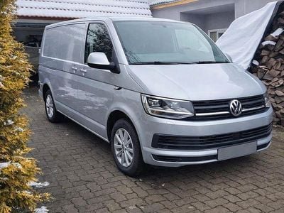Silber Gebraucht 2016 VW T6 Van | 24.900 € (Fairer Preis)