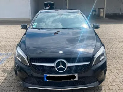 Gebraucht Mercedes A200 136 PS (100 kW) 2016 Schwarz Limousine