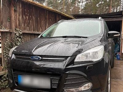 Gebraucht Ford Kuga 150 PS (110 kW) 2015 Schwarz SUV