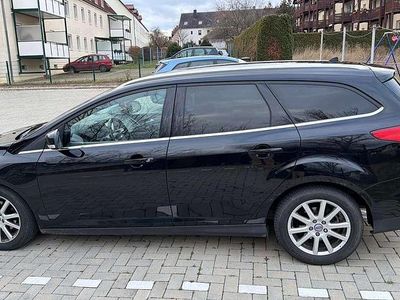 Gebraucht Ford Focus Titanium 125 PS (91 kW) 2016 Schwarz Kombi