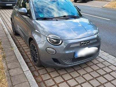 Gebraucht Fiat 500e Red 86 kW (118 PS) 2022 Grau Limousine