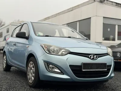 Gebraucht Hyundai i20 86 PS (63 kW) 2012 Blau Limousine